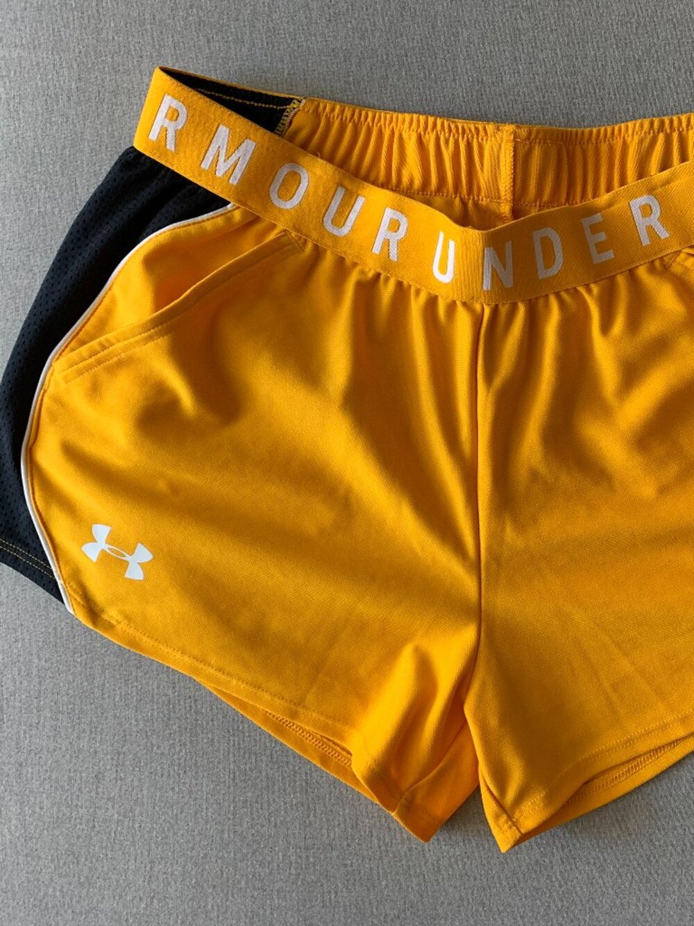 Under Amour Women’s Athletic Shorts (w)
